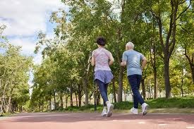 范德芬：教练赛季初希望我能进五个球；我和罗梅罗是兄弟