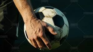 西超杯决赛前瞻：巴萨力求复仇皇马，卫冕荣誉在望