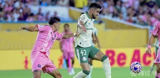 半场：米兰1-2都灵，拉比奥世界波，托莫里送点，莱奥伤退