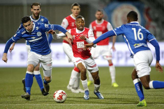 溪水般深邃 溪水般深邃